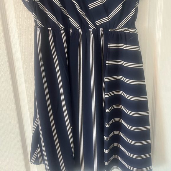 Monteau Striped Navy Dress Size Medium - Picture 4 of 9